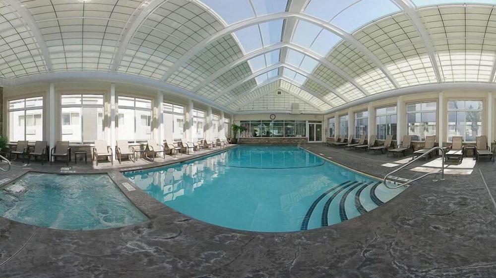 Doubletree By Hilton Nanuet Hotel Екстериор снимка