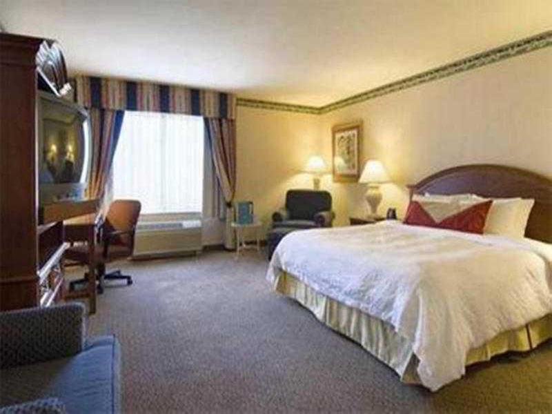 Doubletree By Hilton Nanuet Hotel Екстериор снимка