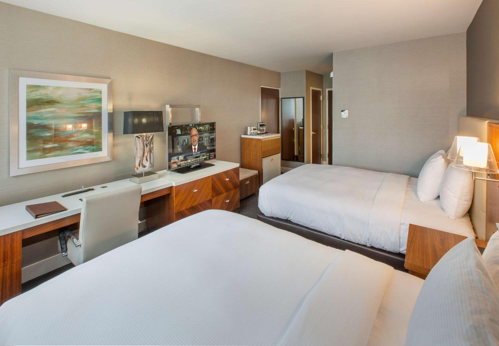Doubletree By Hilton Nanuet Hotel Екстериор снимка