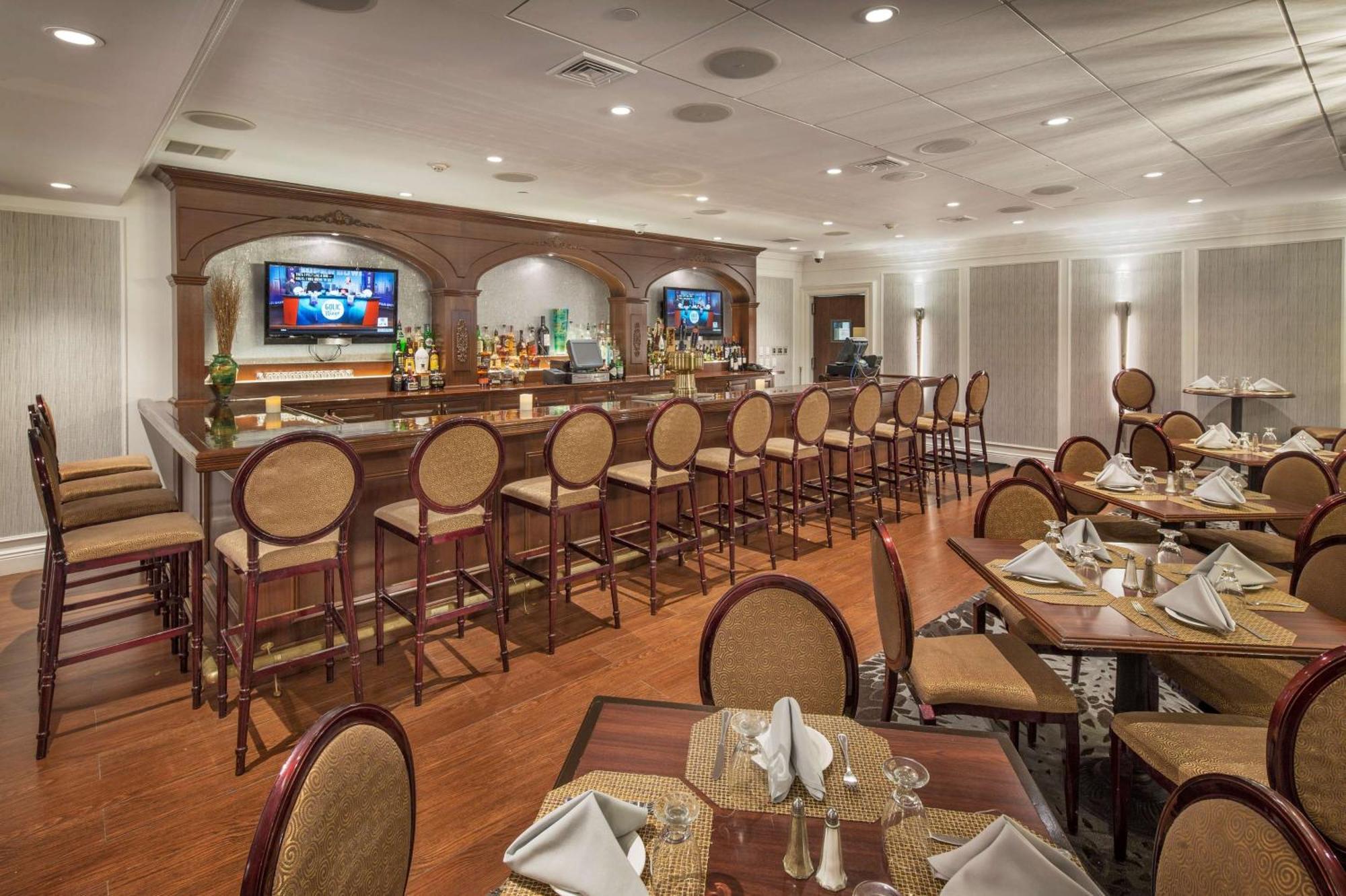Doubletree By Hilton Nanuet Hotel Екстериор снимка