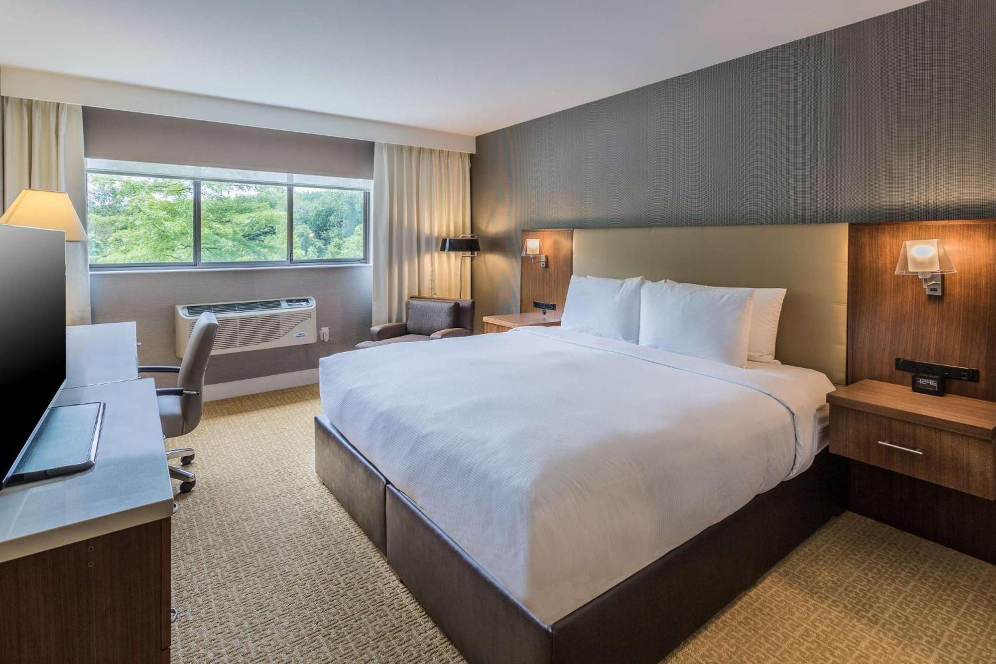 Doubletree By Hilton Nanuet Hotel Екстериор снимка