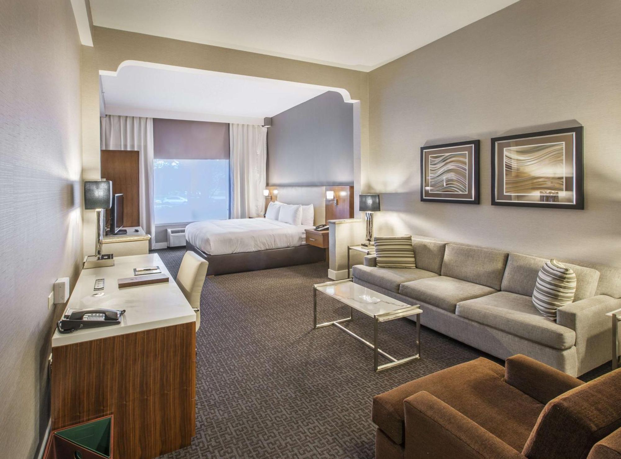 Doubletree By Hilton Nanuet Hotel Екстериор снимка