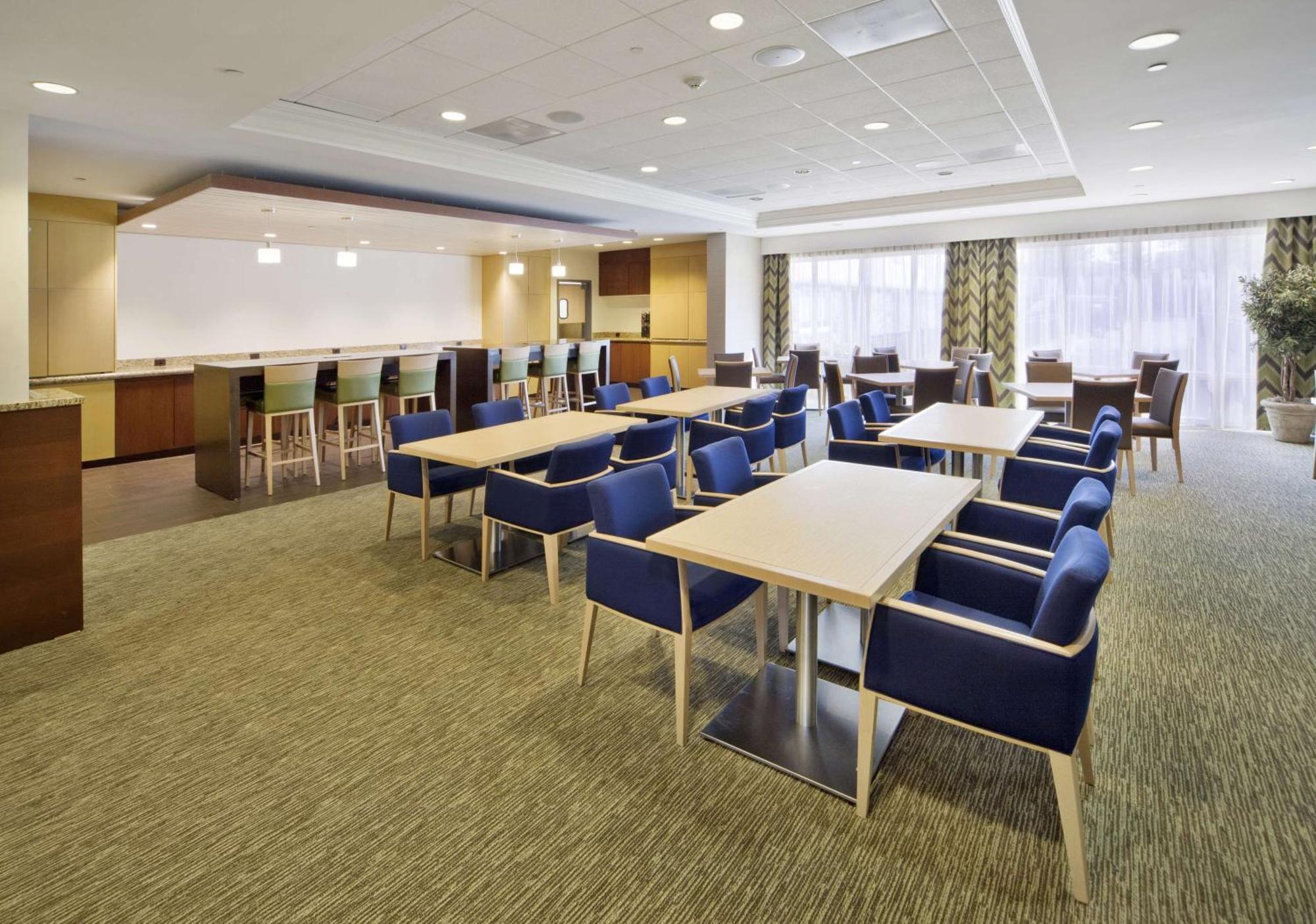 Doubletree By Hilton Nanuet Hotel Екстериор снимка